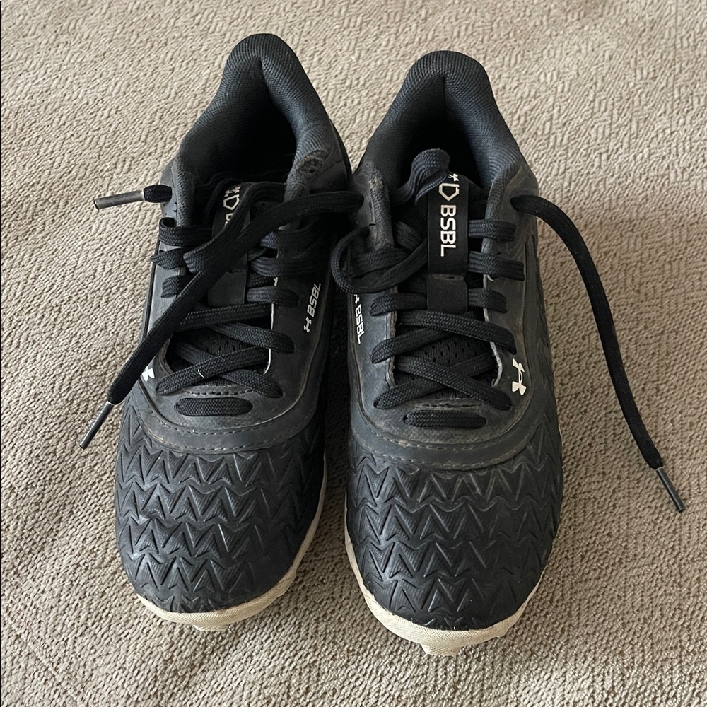 Under Armour Black Textured Sneakers